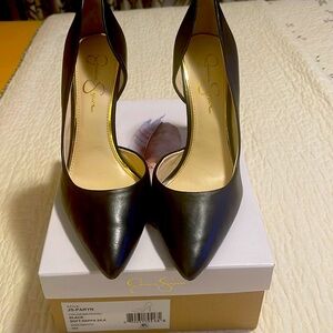 Jessica Simpson black JS-Paryn pointed toe pump.